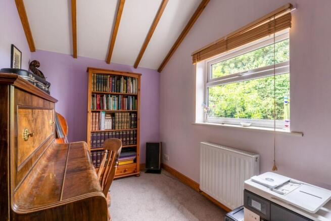 3 bed Semi-Detached for sale Image 7