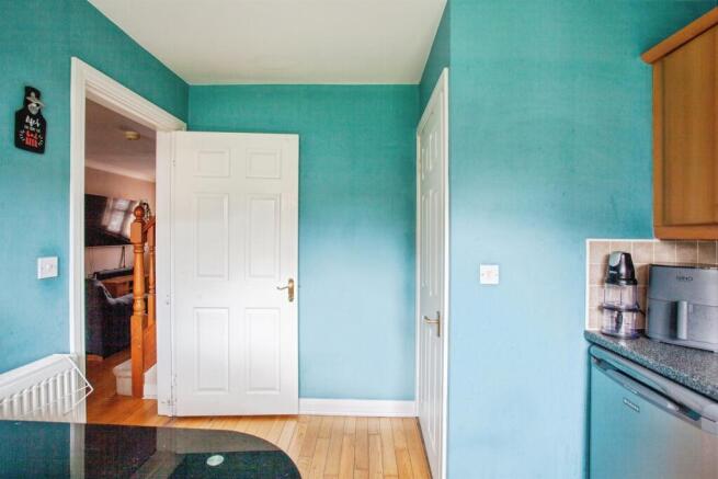 3 bed Detached for sale Image 9