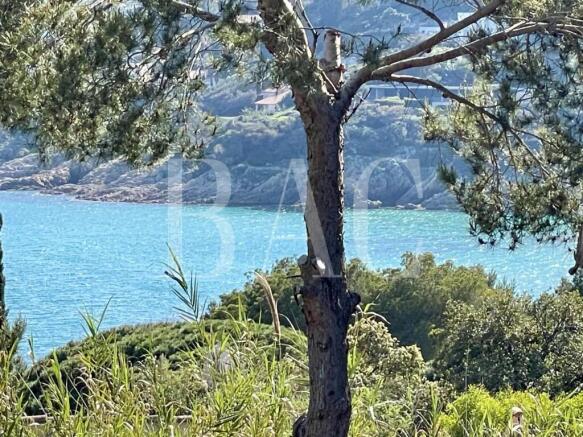 Sea view from a villa in Ramatuelle. Buy and sell 