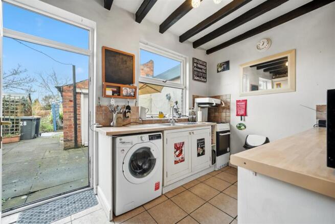 Kitchen and rear garden.jpg