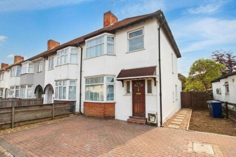 Long Drive, Greenford, UB6