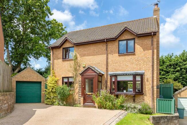 6 Hornbeam Close, Newport, Isle of Wight