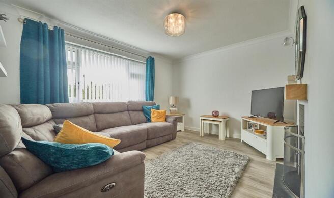Lounge to Front