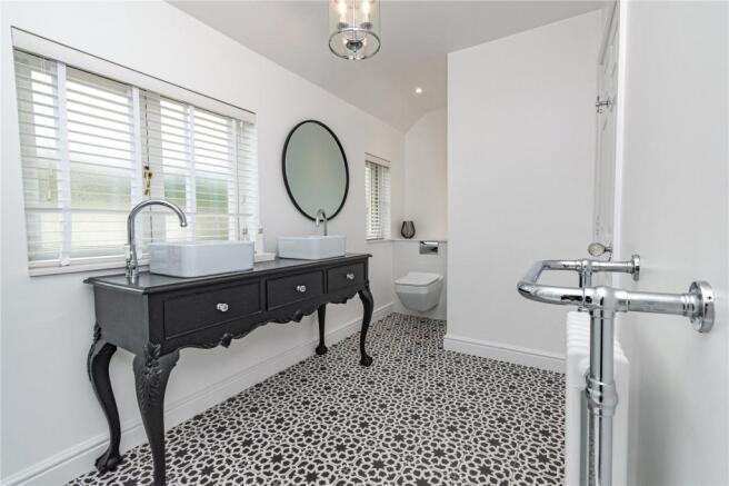 Master Ensuite