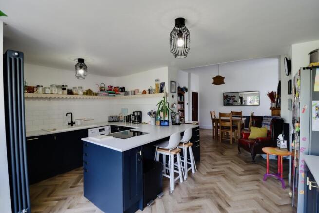 3 bed Terraced for sale Image 4