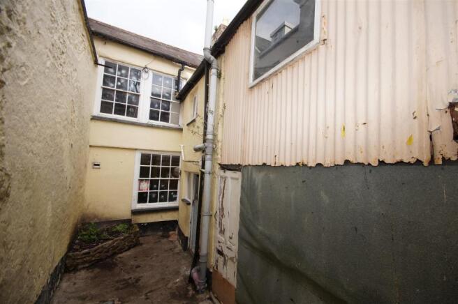 Rear Courtyard.JPG