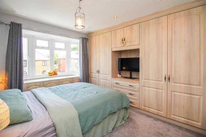 4 bed Detached for sale Image 12