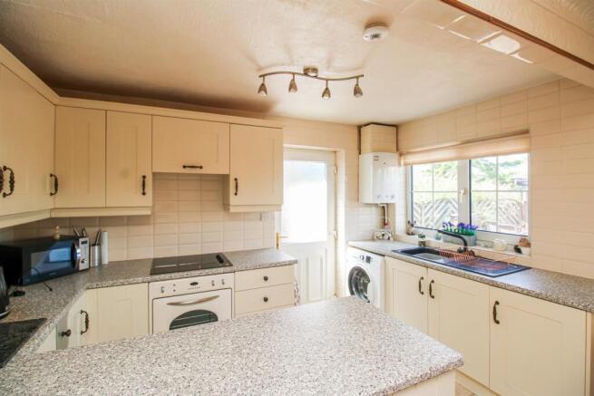 3 bed Detached for sale Image 5