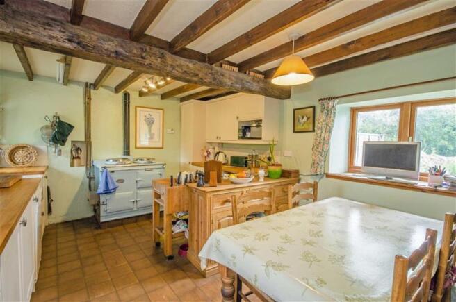 FARMHOUSE STYLE KITCHEN