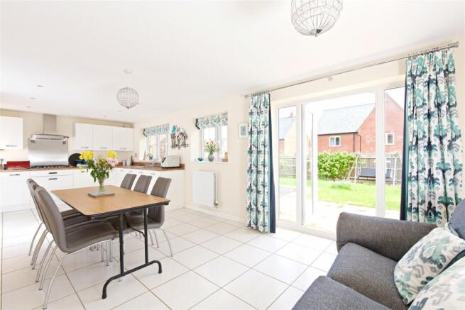Kitchen/Dining