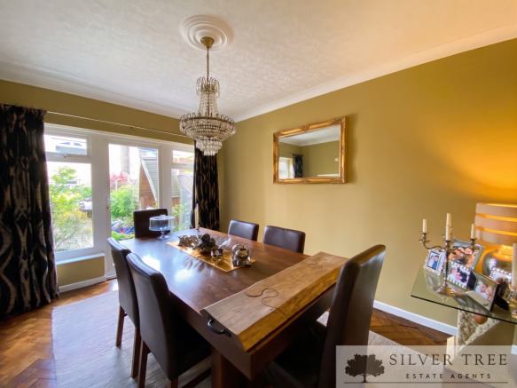 4 bed Semi-Detached for sale Image 5