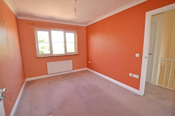 Bedroom 1 (2)