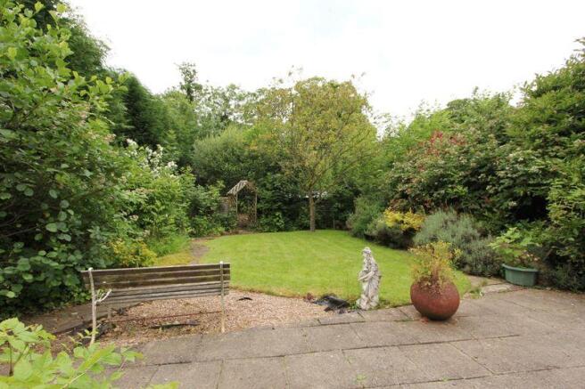 GARDEN - Photo 2