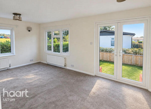Half Moon Lane, Luton photo 4