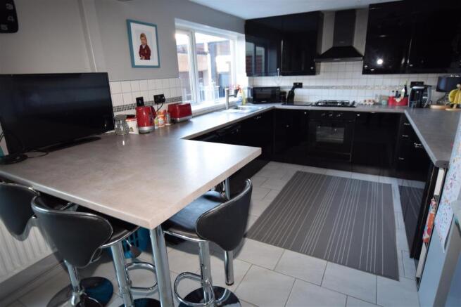 Kitchen/Breakfast Room