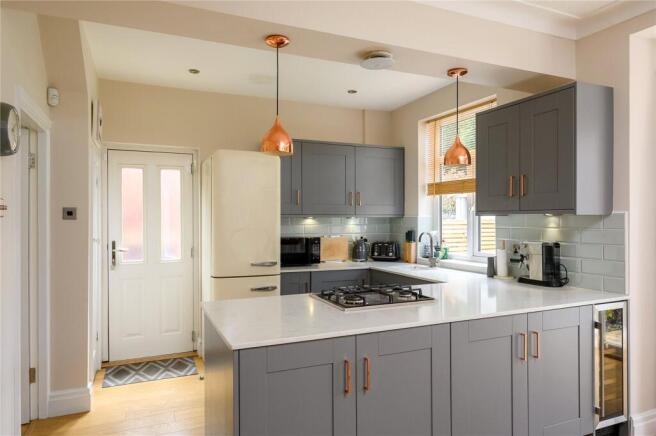 4 bed Semi-Detached for sale Image 6