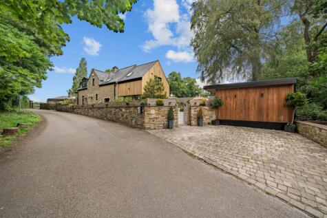 Wakefield Road, Lightcliffe, HX3