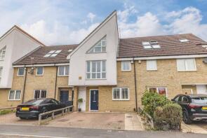 2a, Green Lane, Datchet, Slough SL3 9EX