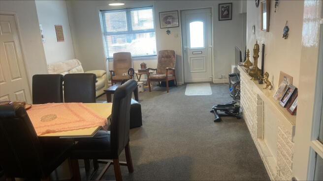 3 bed House to rent Image 6