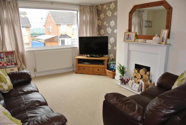 Living room b.JPG