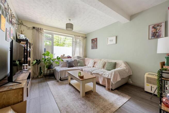 Castle Avenue, E4