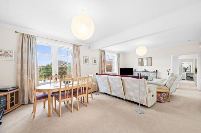 Lounge/Dining room