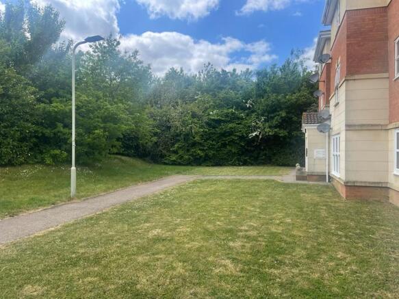 17 Gillispie Close - 4