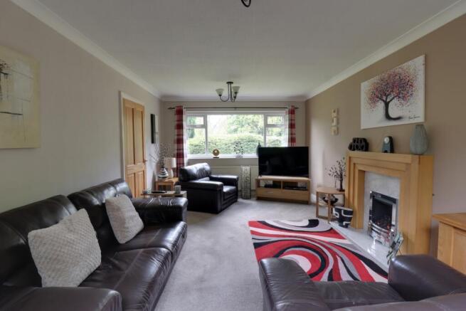 4 bed Detached for sale Image 10