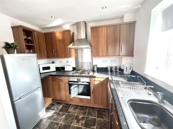 2 bed Apartment to rent Image 5