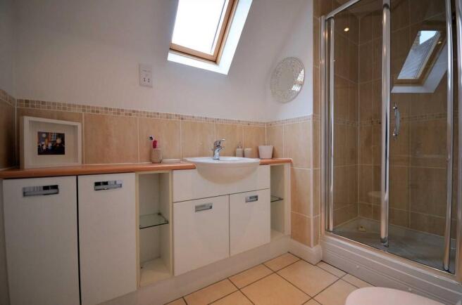 TOP FLOOR SHOWER RM
