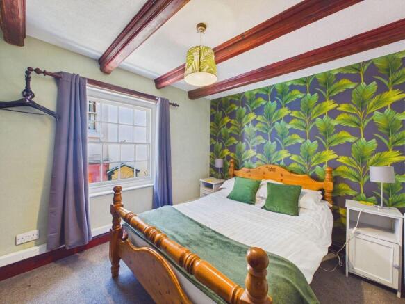 4 bed Cottage for sale Image 8