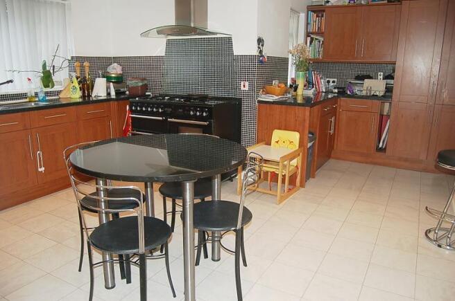 Kitchen/Breakfast Room