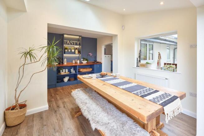 4 bed Detached for sale Image 11