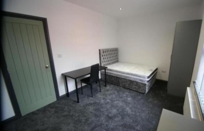 4 bed Terraced to rent Image 4