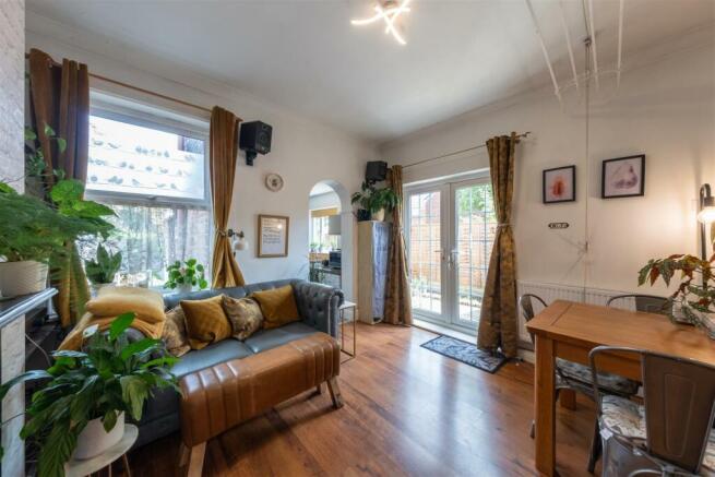 15 Beeston Street-008.jpg