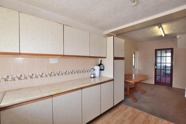 3 bed Semi-Detached for sale Image 8