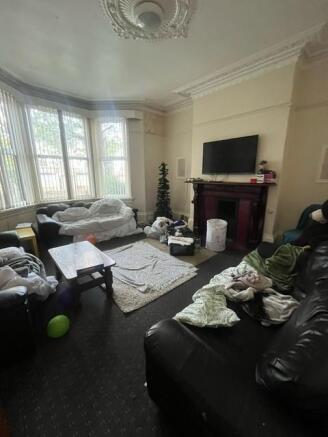 8 bed Terraced to rent Image 4