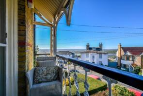 98, Leigh Hill, Leigh-on-sea SS9 1AR