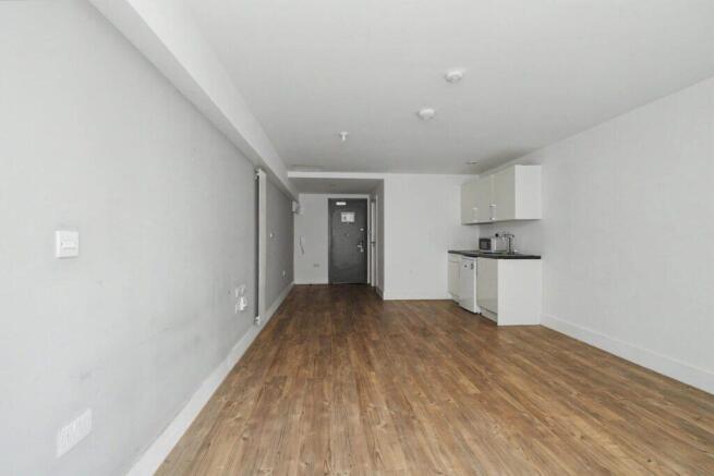 1 bed Flat for sale Image 4