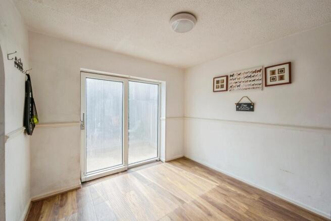3 bed Semi-Detached for sale Image 10