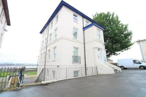Flat E, 2-4, Lansdowne Square, Northfleet, Gravesend DA11 9LX