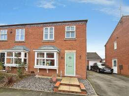 27, Mary Macarthur Drive, Cradley Heath B64 5EN