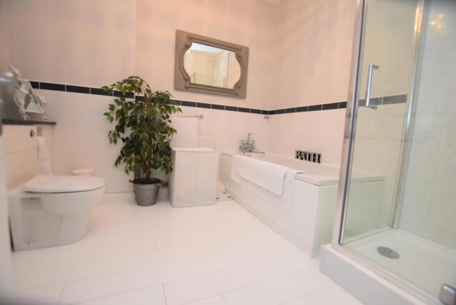 Bathroom.JPG