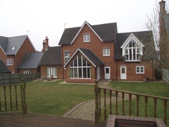 Rear Decked Area