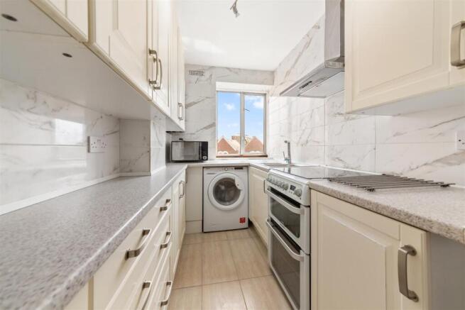 18 Marion Court, SW17 0RU-4.jpg