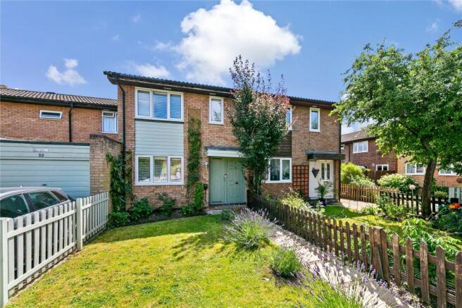 3-bed terraced on Fearnley Crescent, Hampton, £535,000