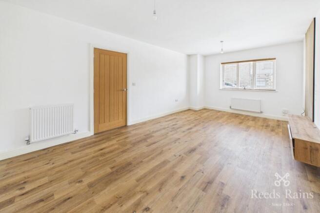 4 bed Detached for sale Image 5
