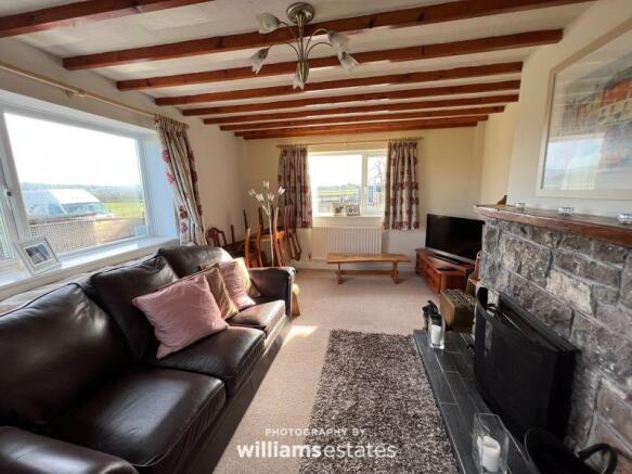 Cottage- Lounge