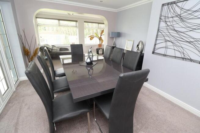 4 bed Detached for sale Image 12