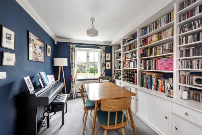 1 Albion Close, TN11 0DR 006.jpg